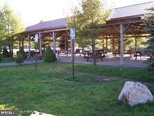 ARROWHEAD  LAKES - Residential