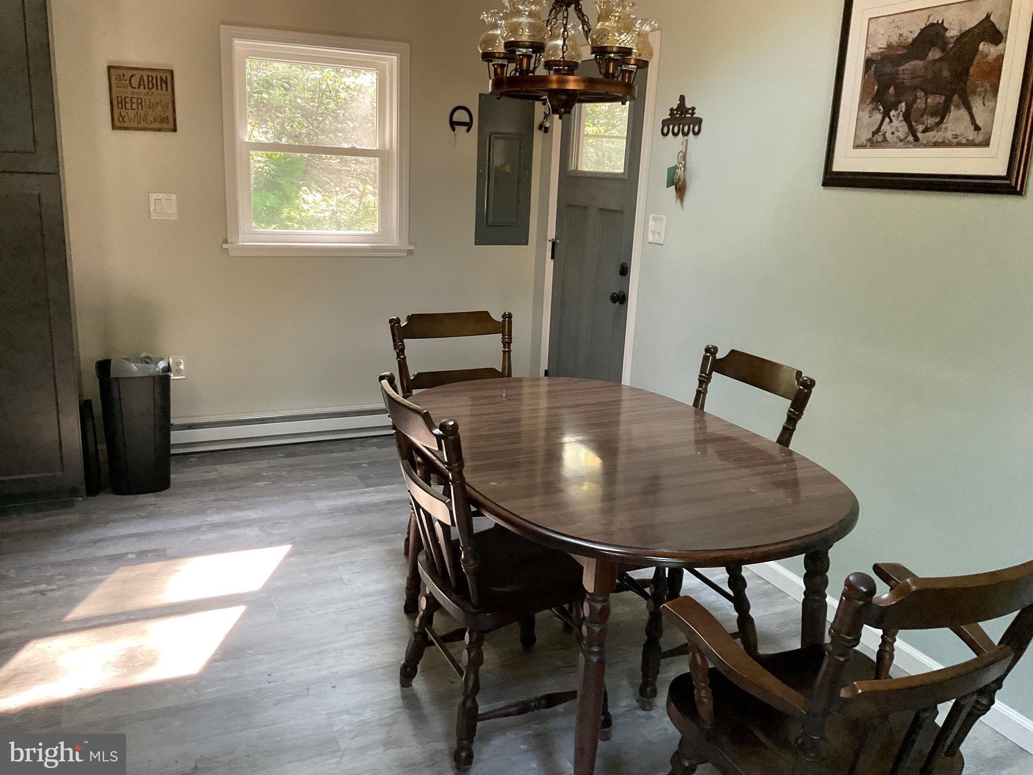 ARROWHEAD  LAKES - Residential