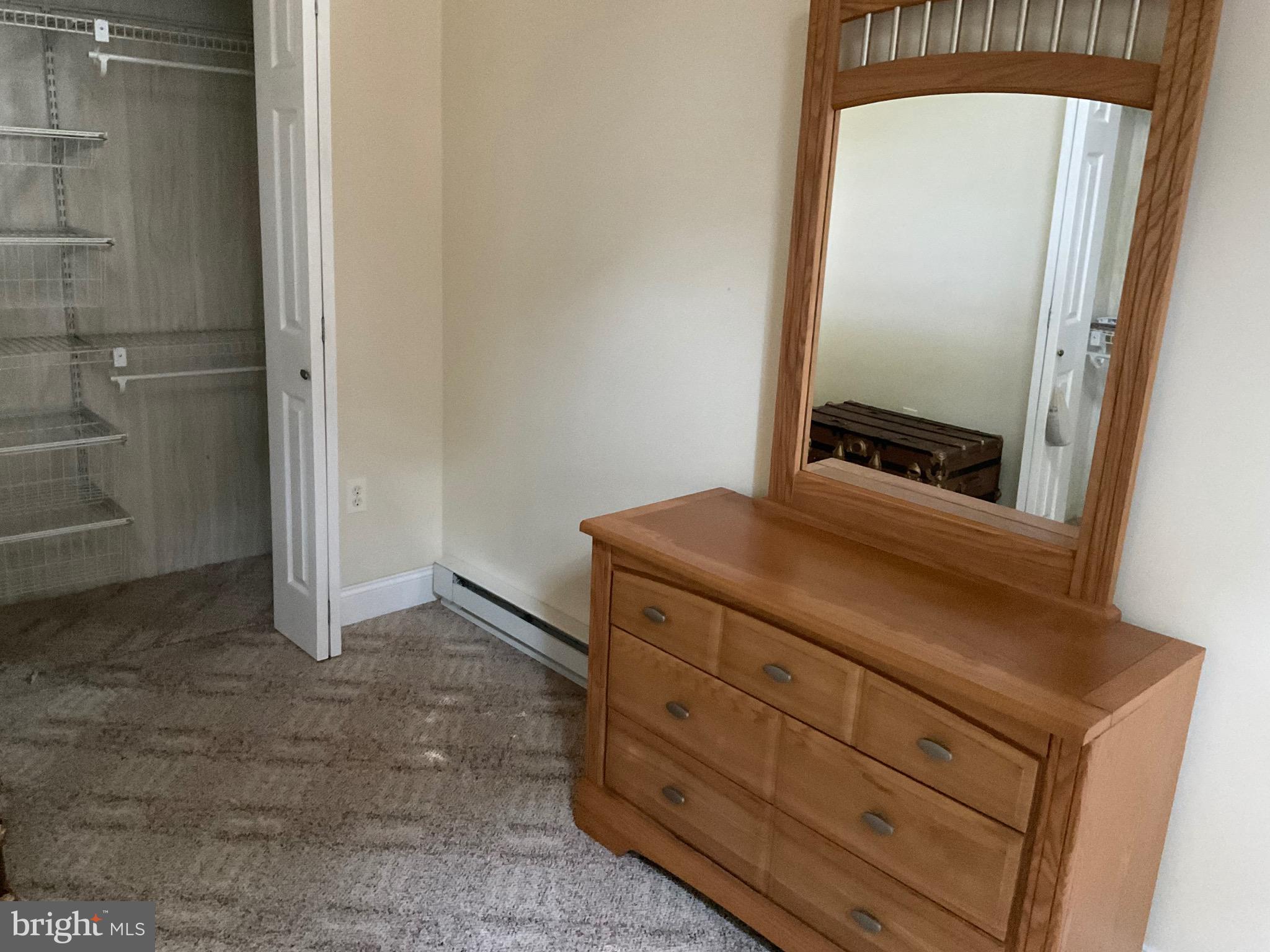 ARROWHEAD  LAKES - Residential