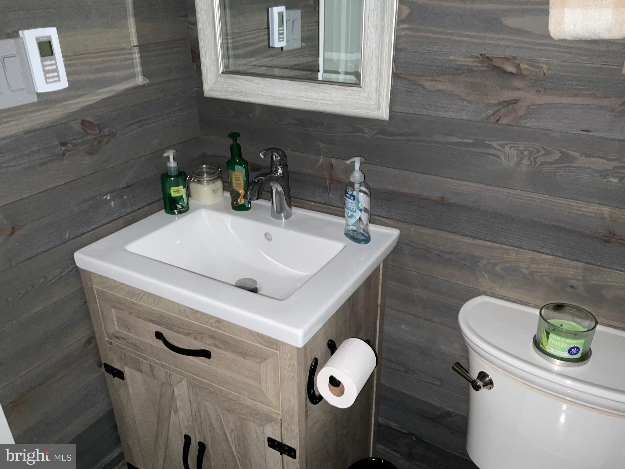 ARROWHEAD  LAKES - Residential