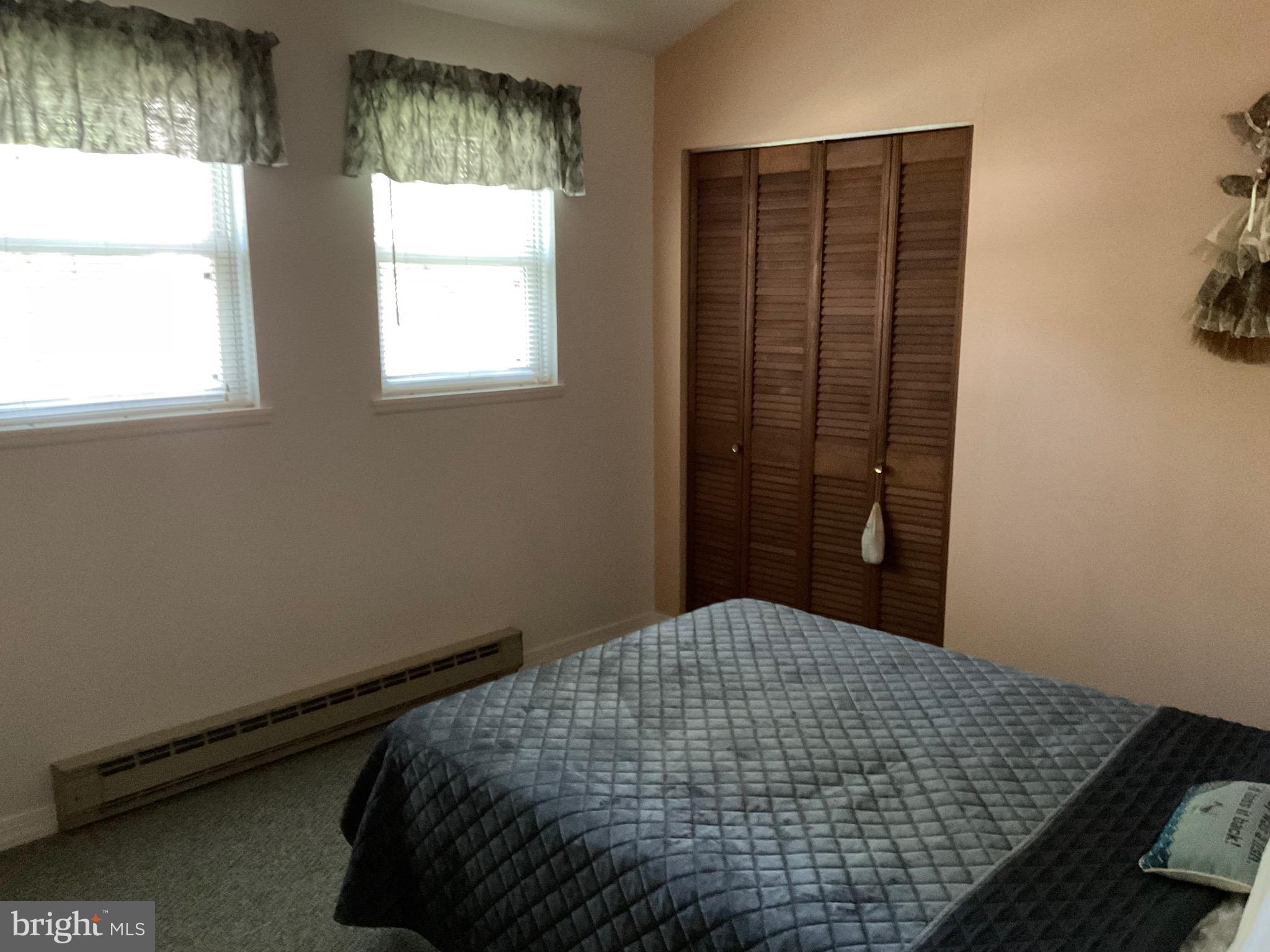 ARROWHEAD  LAKES - Residential