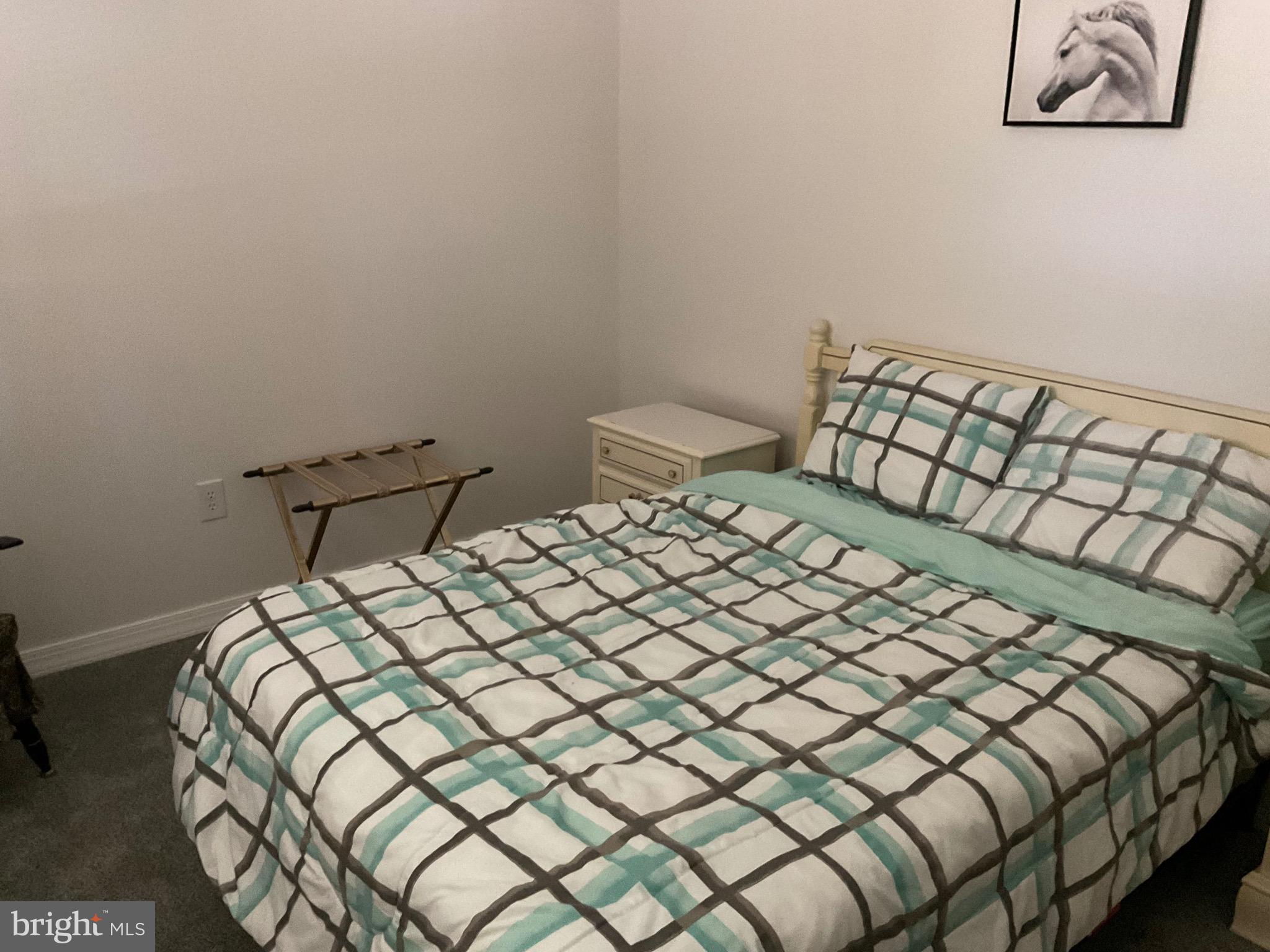 ARROWHEAD  LAKES - Residential