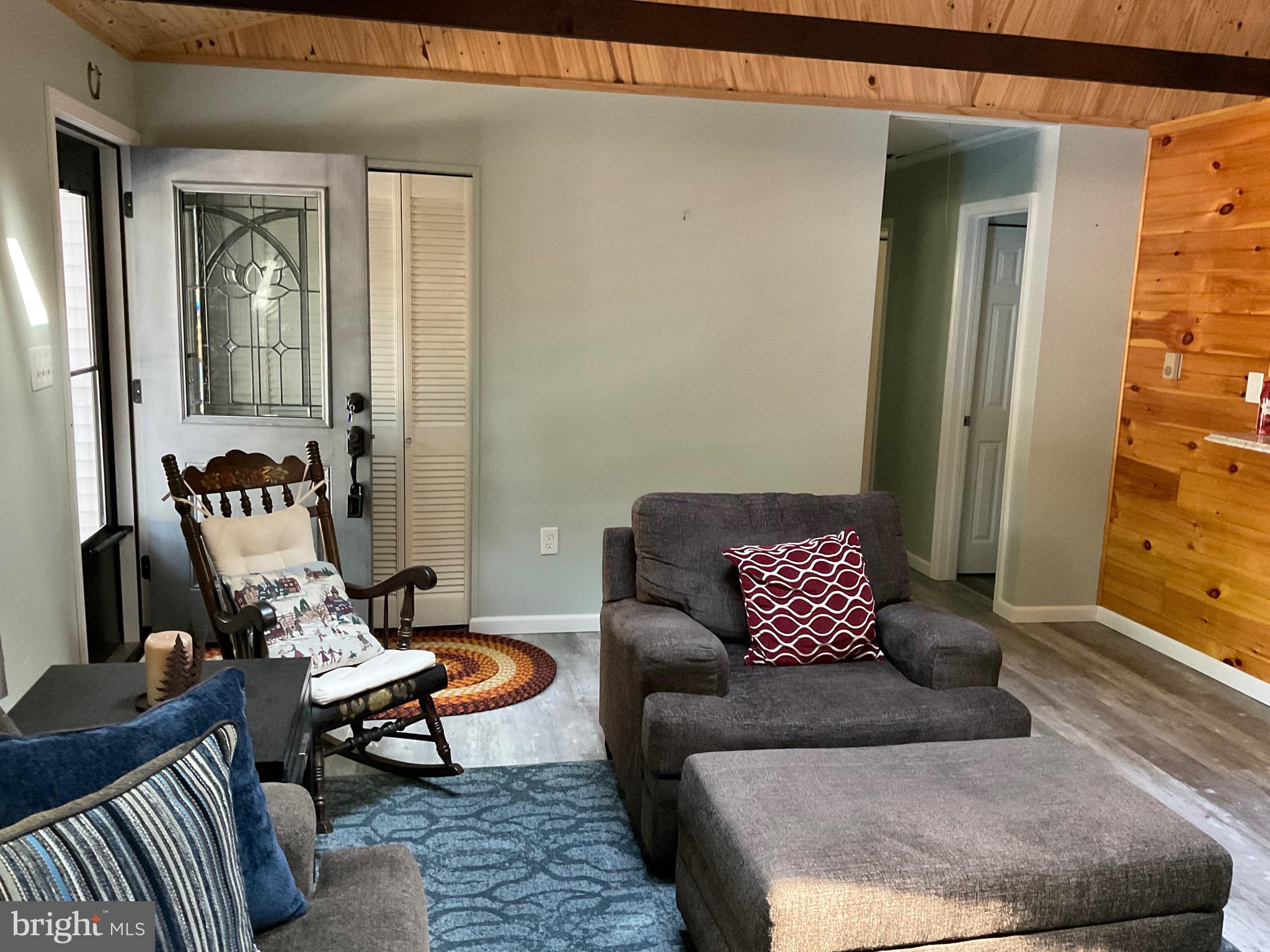 ARROWHEAD  LAKES - Residential