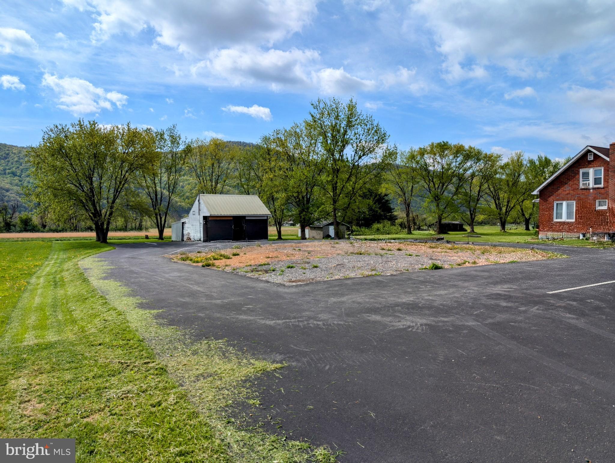 18318 MCMULLEN HIGHWAY SW