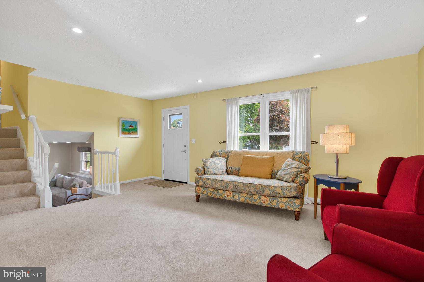 DELMONT STATION - Residential