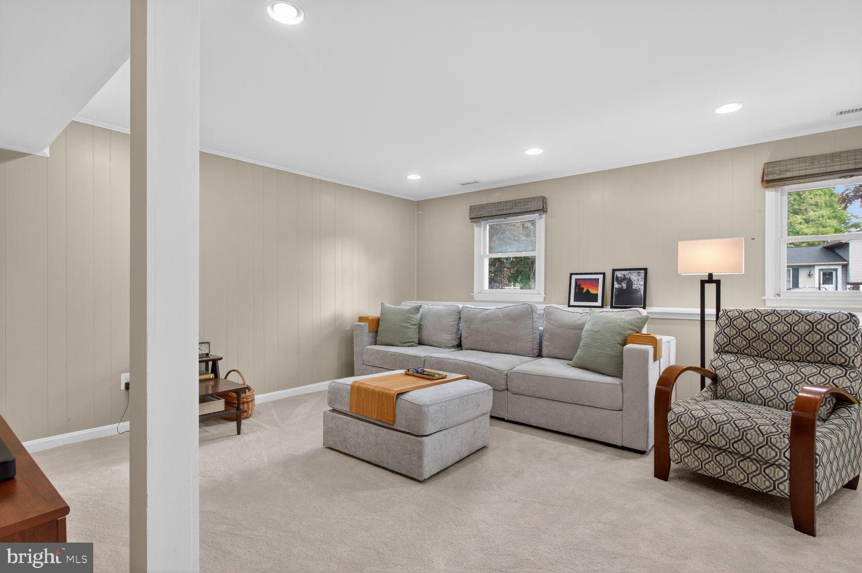 DELMONT STATION - Residential