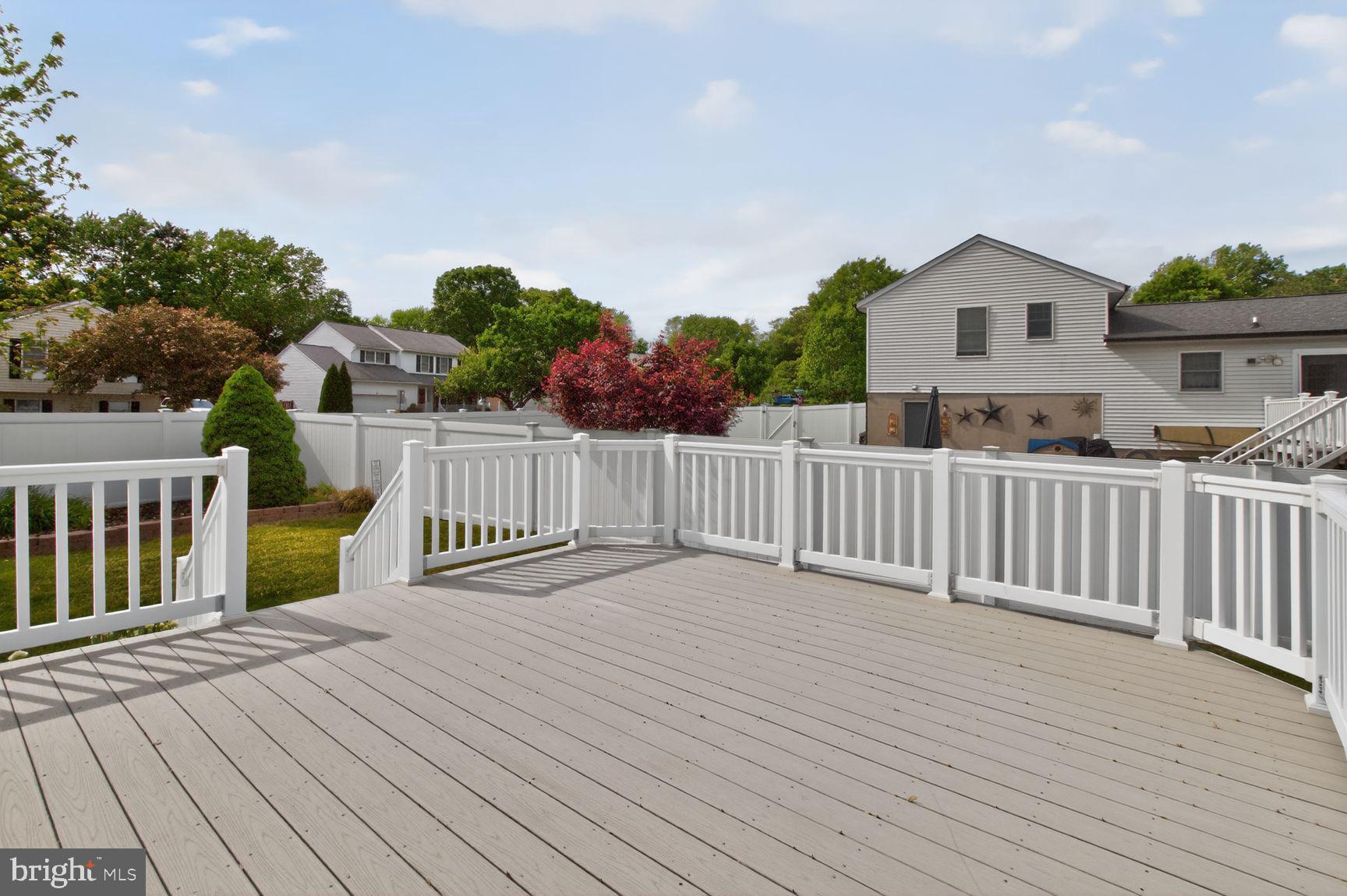 DELMONT STATION - Residential