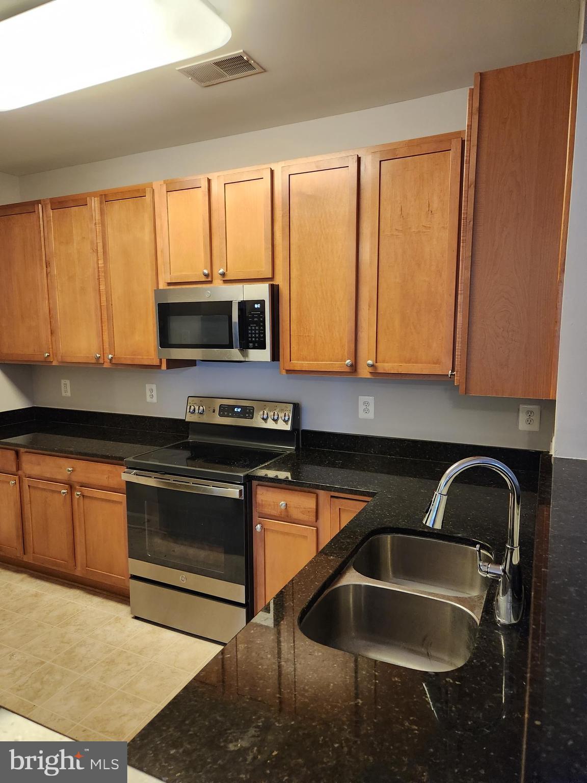 6185 WILLOW PLACE 206