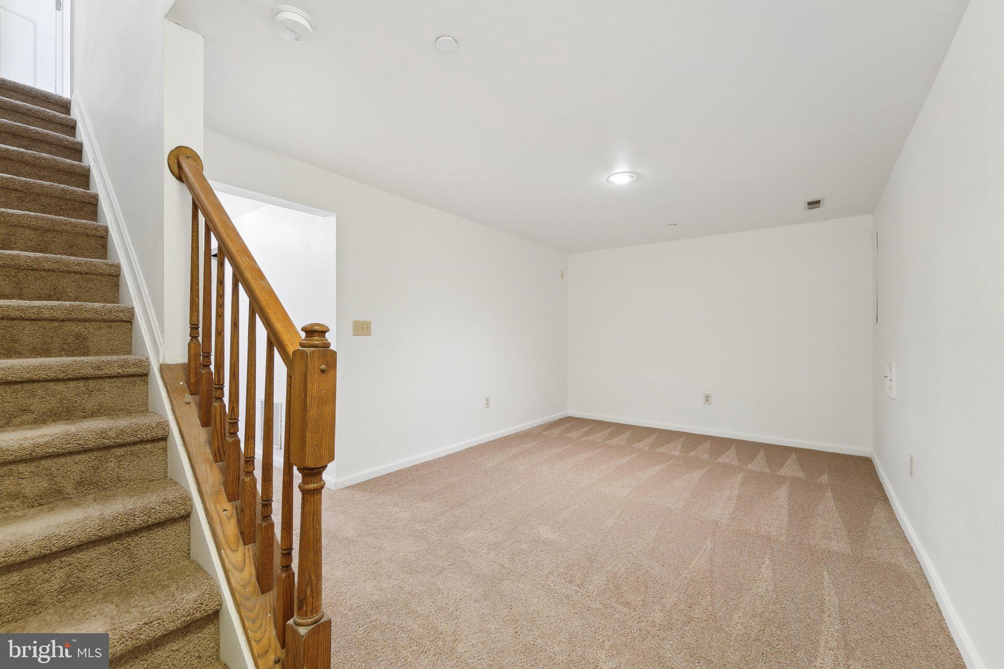 SEVEN OAKS - Residential