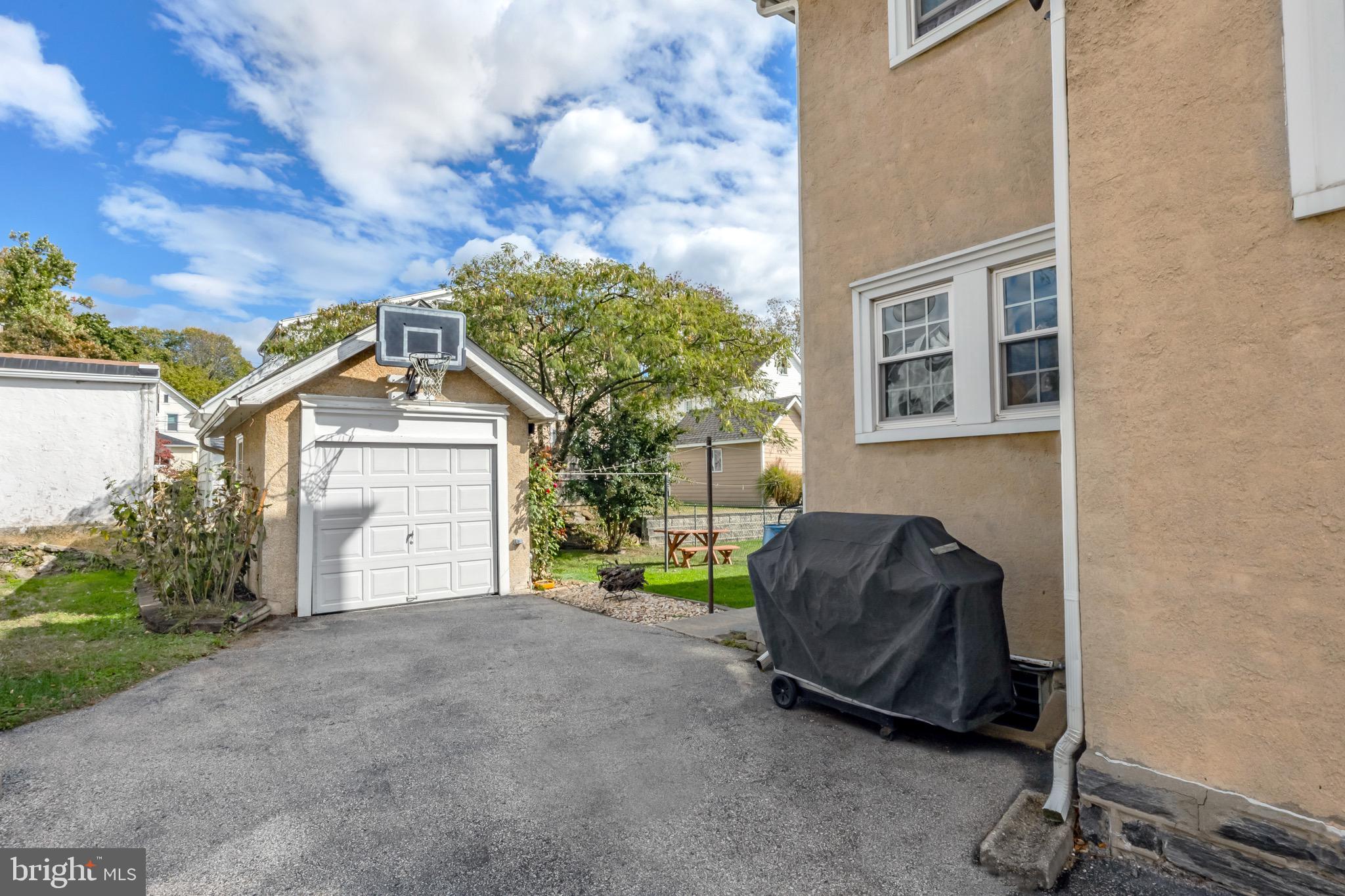 DREXEL HILL - Residential