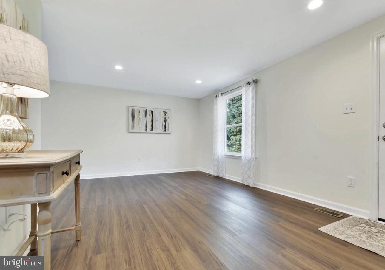 1598 ELMWOOD COURT