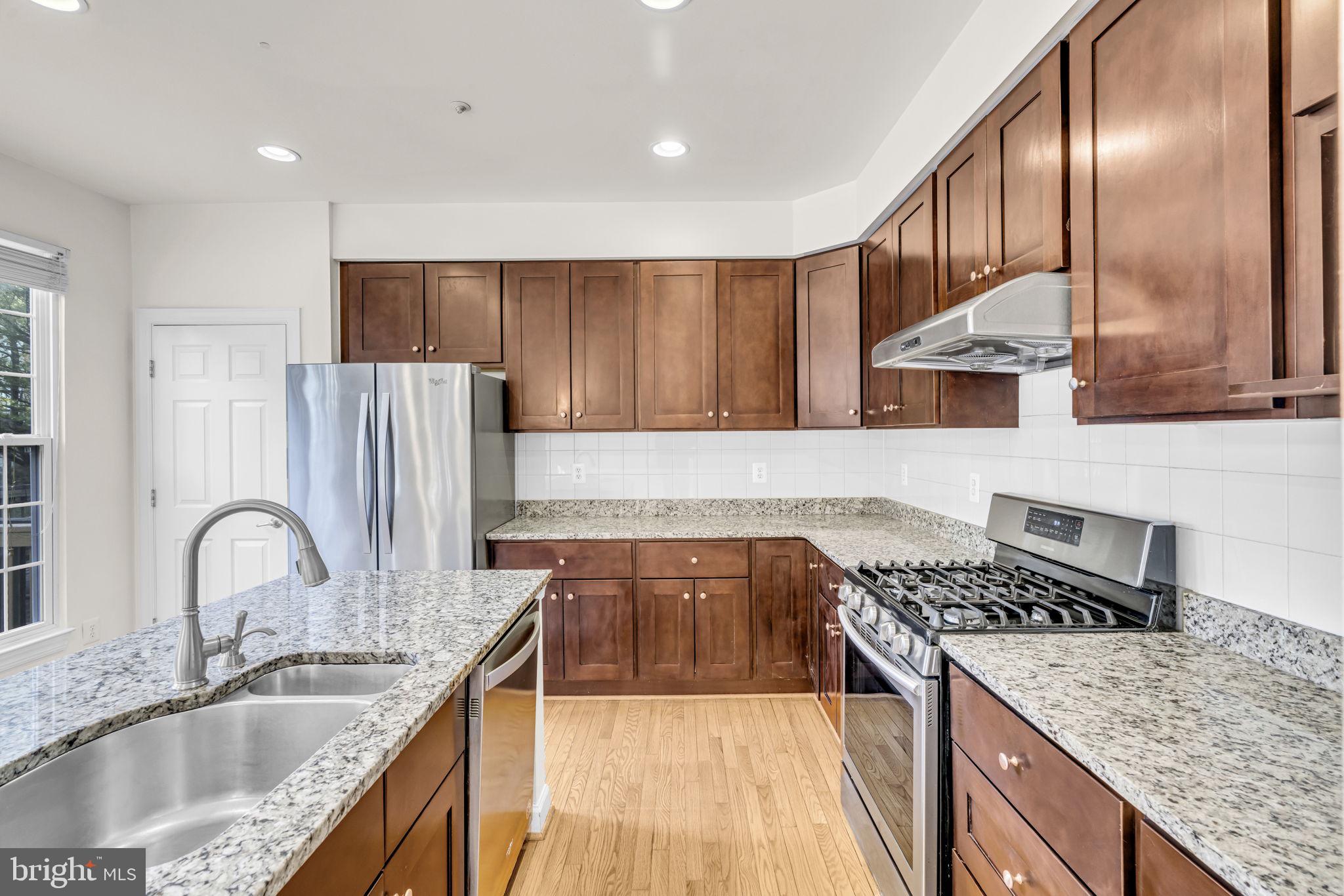 WILLOWS OF POTOMAC - Residential