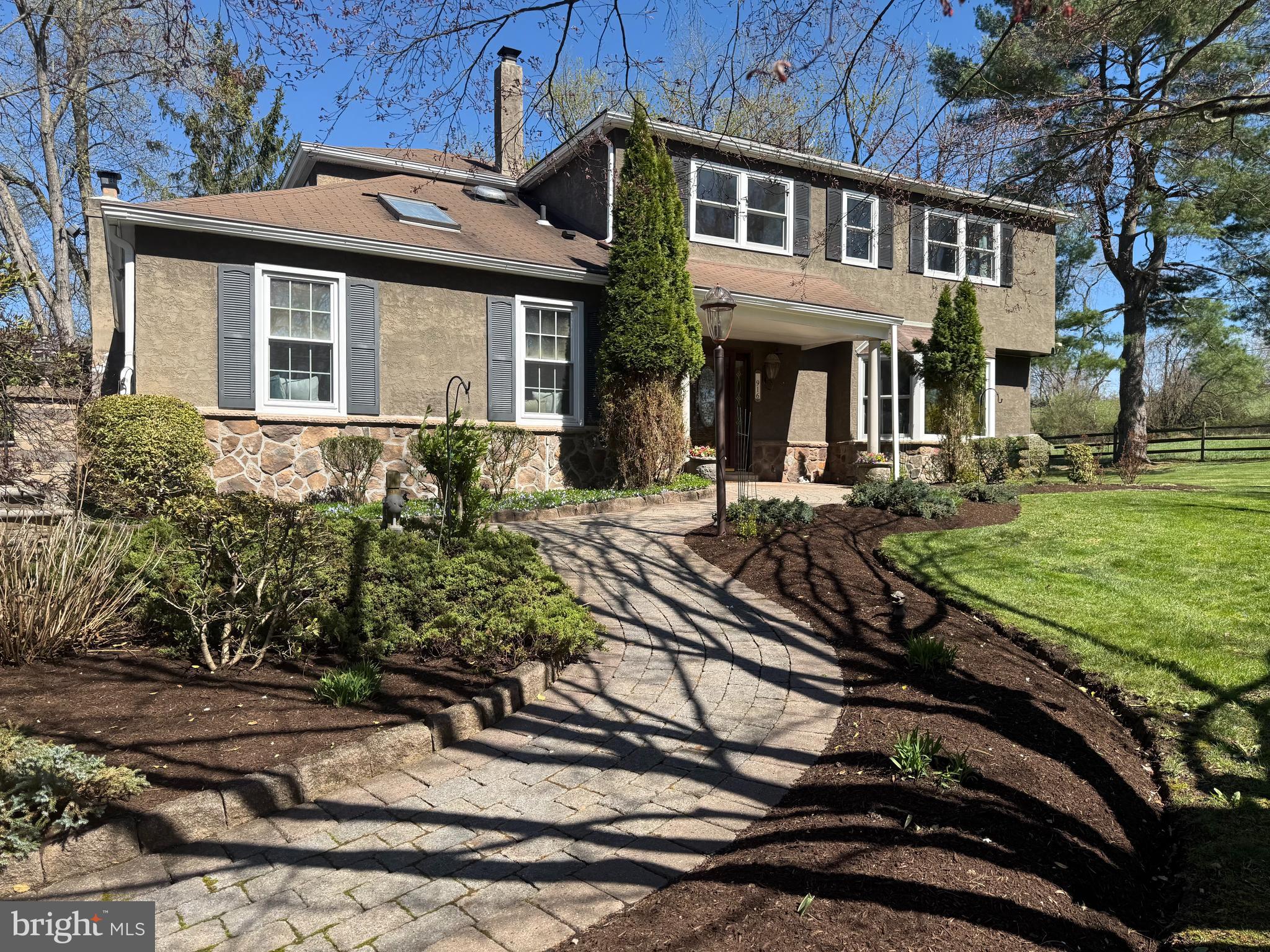 916 GENERAL HOWE DRIVE