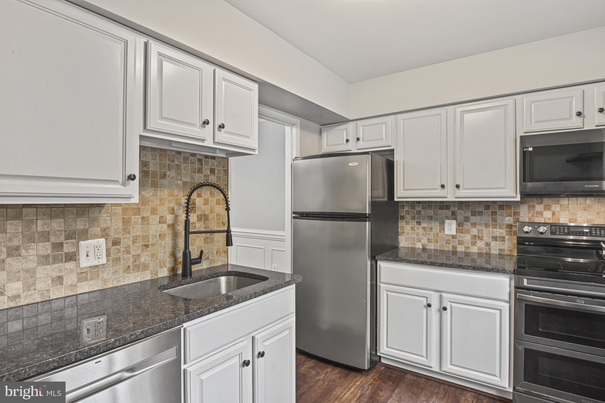 RESTON - Residential