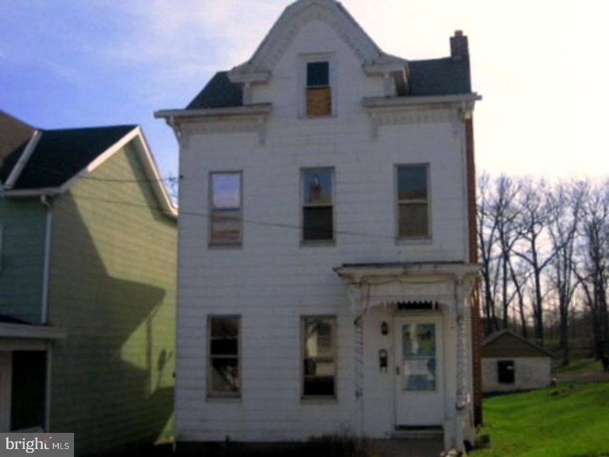 Needs Work but Great Property for Investors! Being Sold AS-IS and WHERE-IS with No Warranties, Expressed or Implied Mailing Address Continued: Cressona Color: White Amp: 100