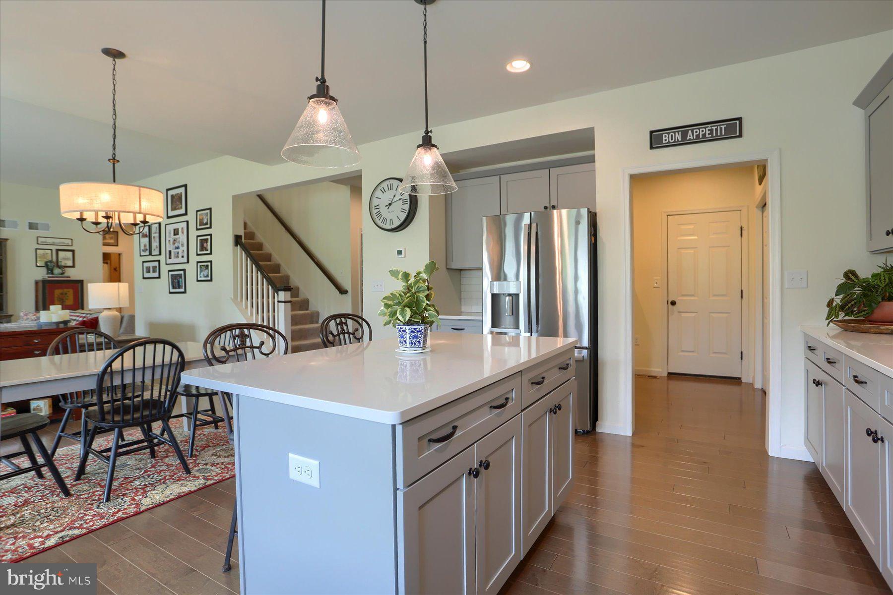 MOUNTAIN VIEW ESTATES - Residential