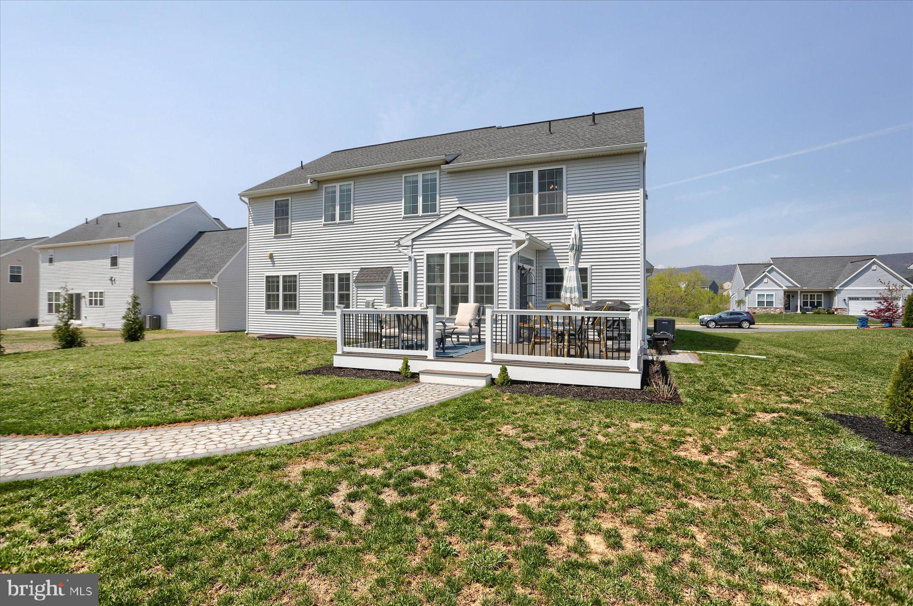 MOUNTAIN VIEW ESTATES - Residential