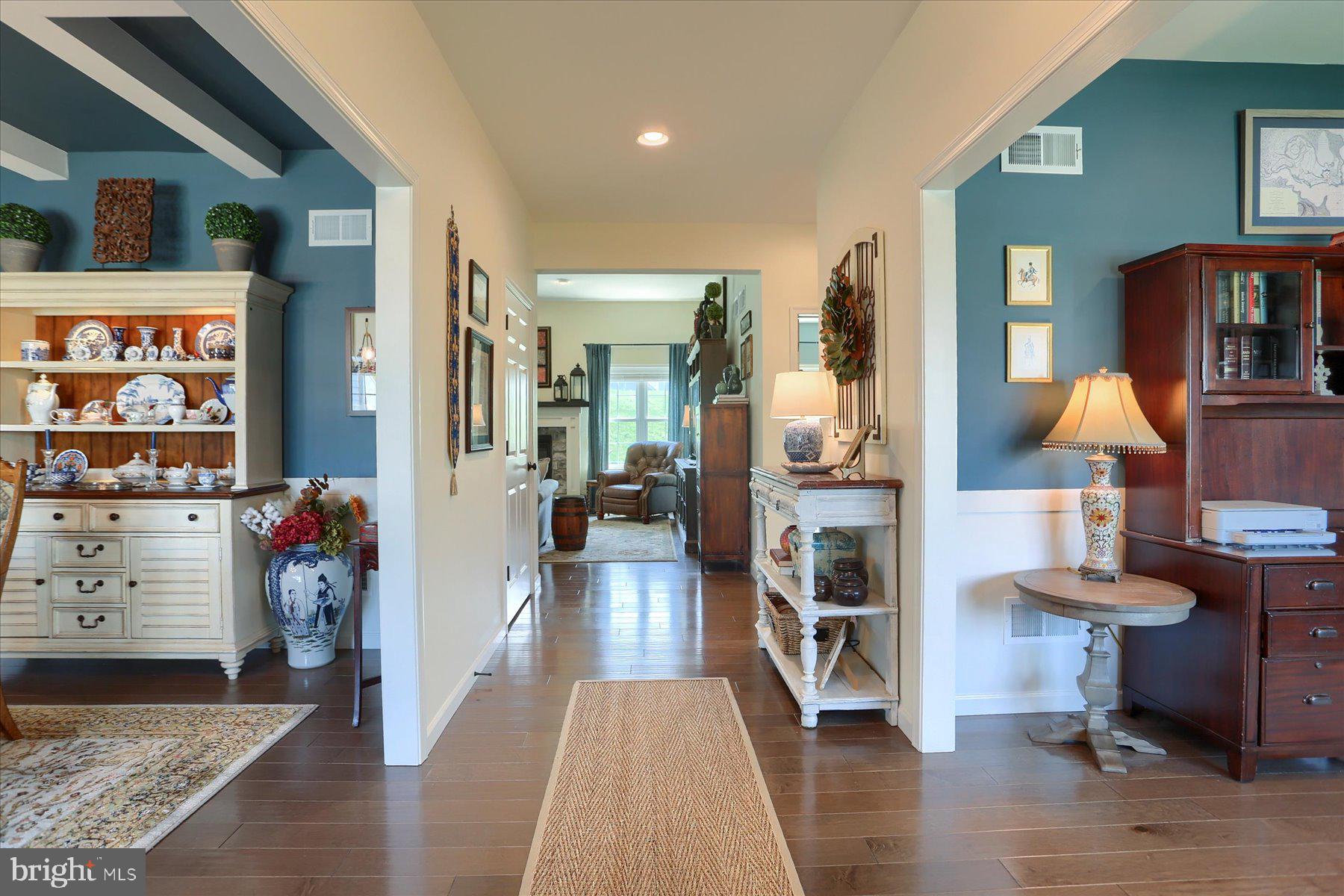 MOUNTAIN VIEW ESTATES - Residential