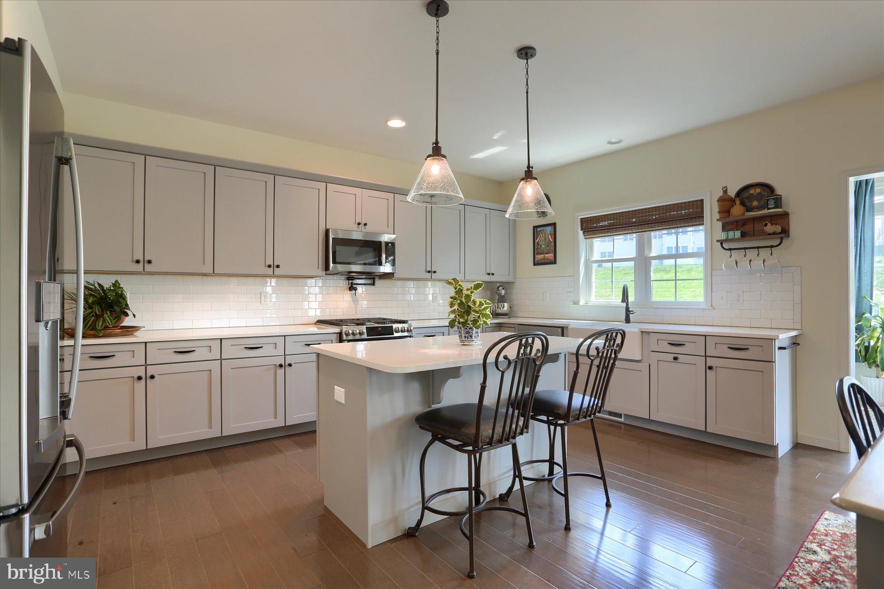 MOUNTAIN VIEW ESTATES - Residential