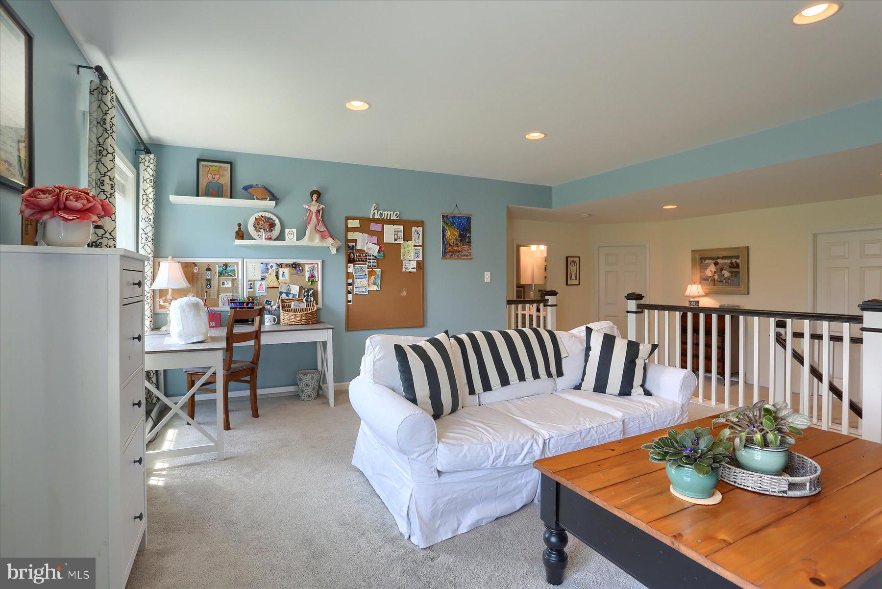 MOUNTAIN VIEW ESTATES - Residential