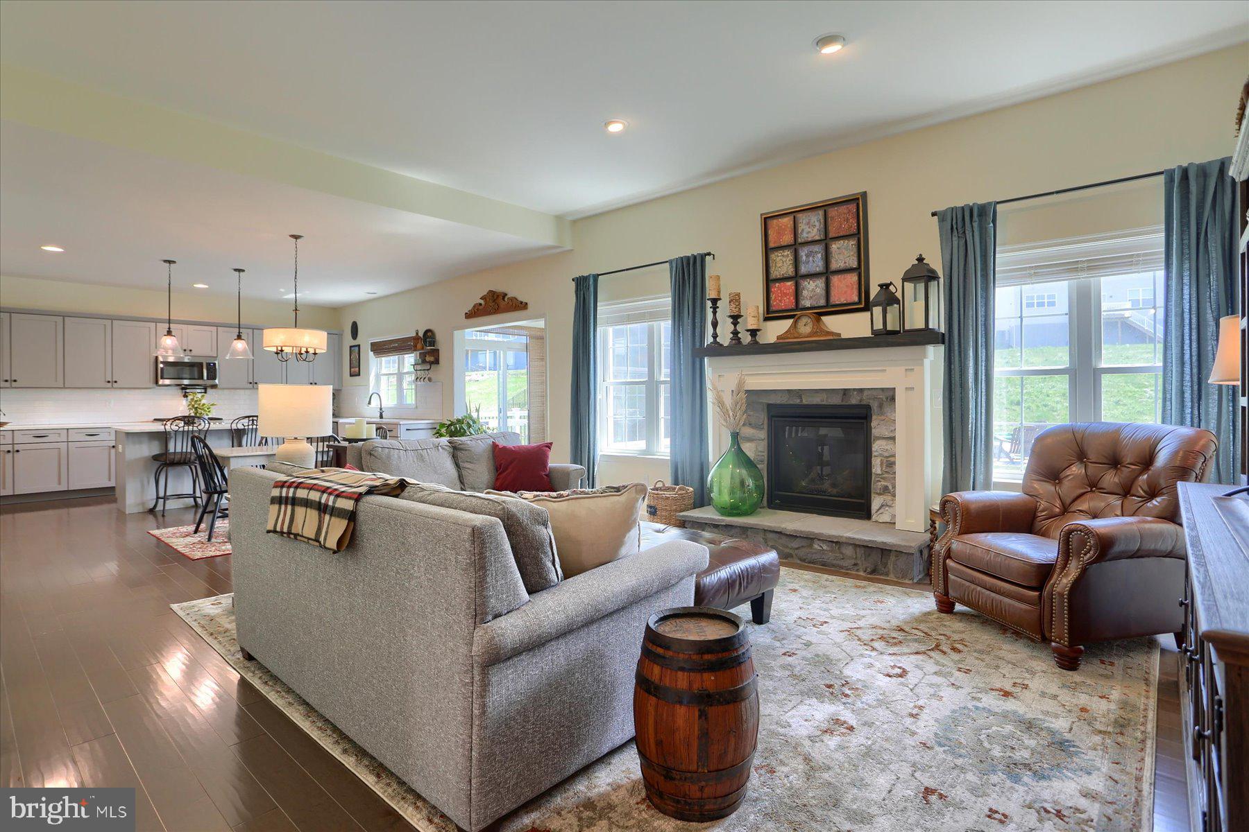 MOUNTAIN VIEW ESTATES - Residential