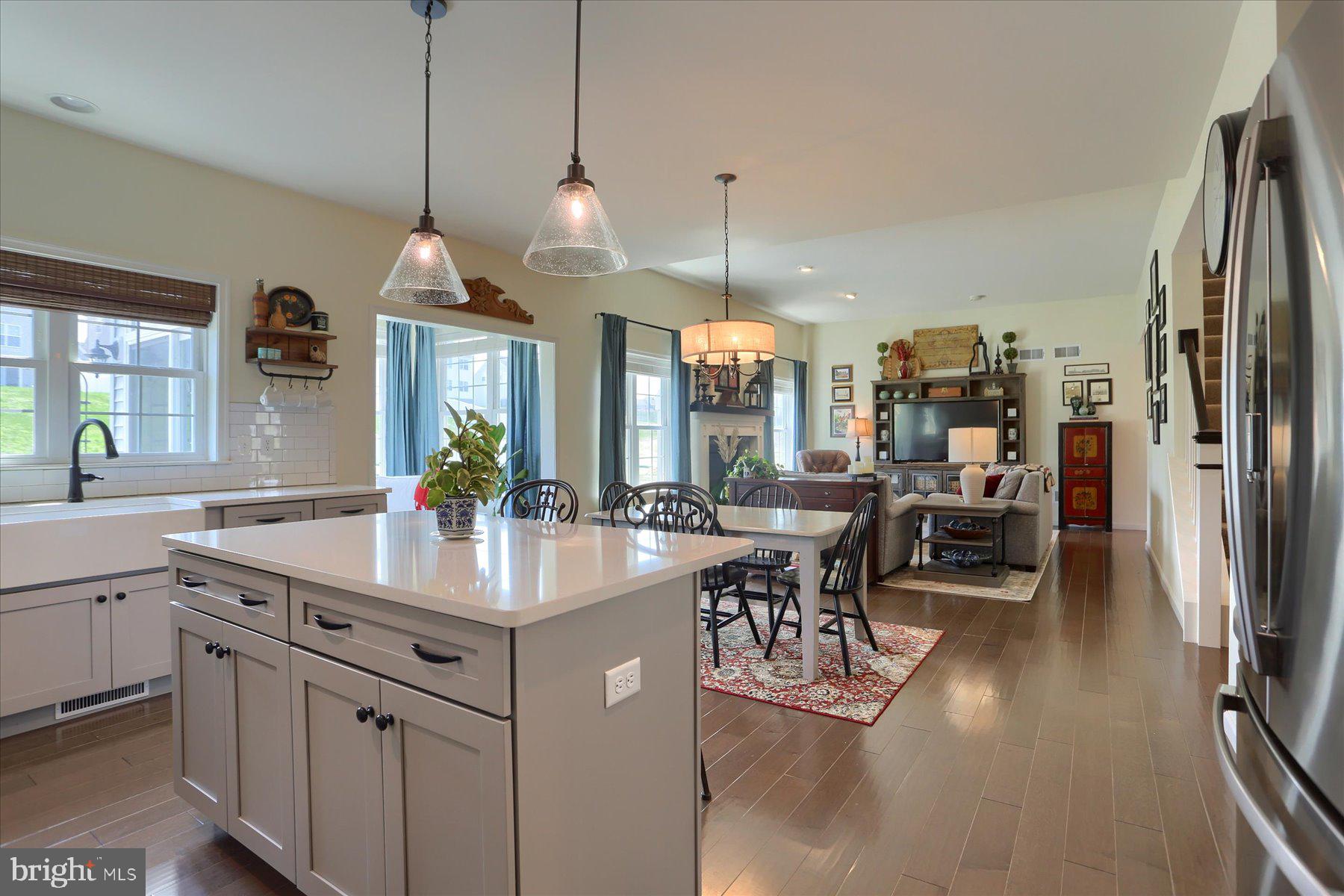 MOUNTAIN VIEW ESTATES - Residential