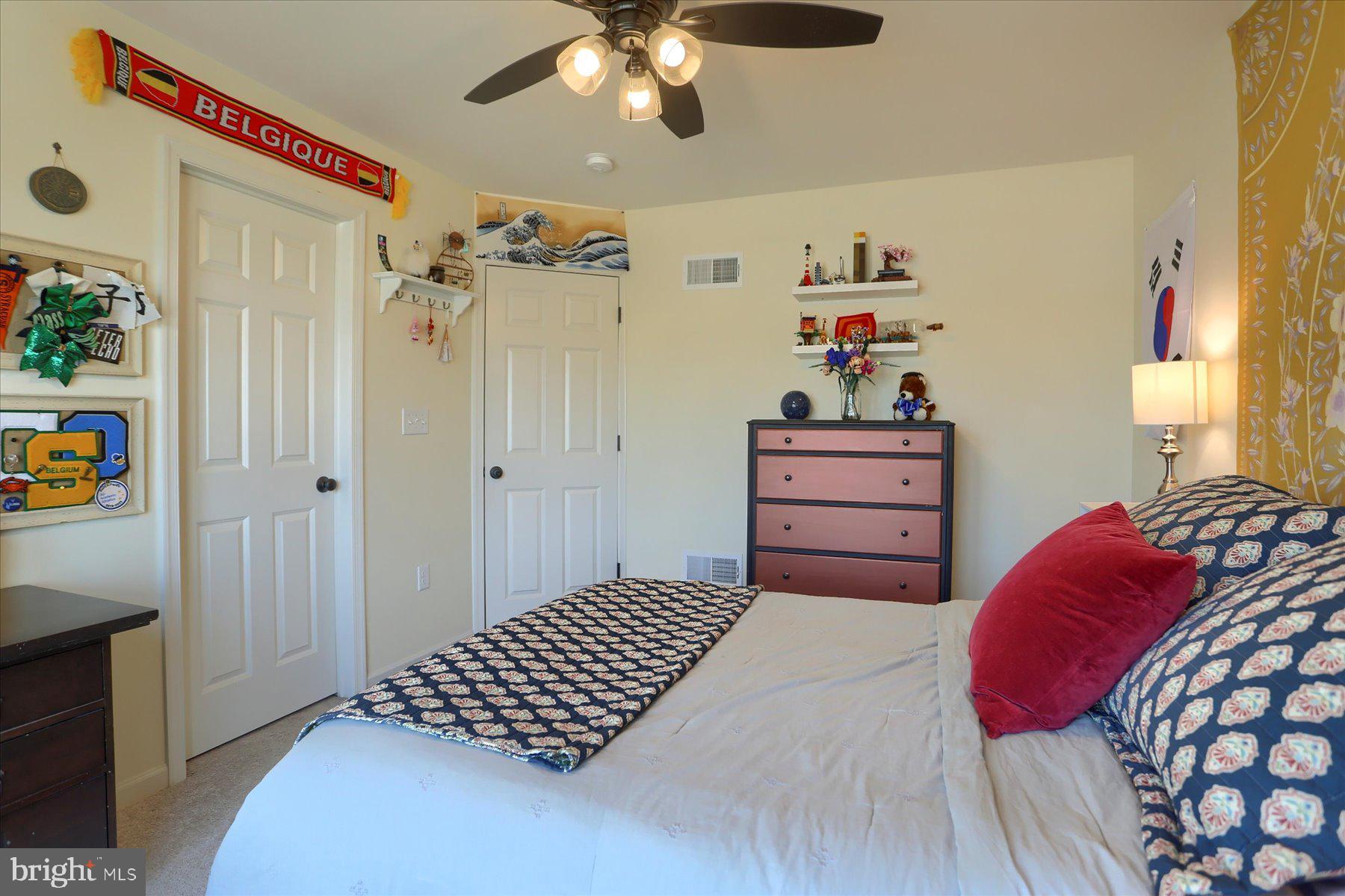 MOUNTAIN VIEW ESTATES - Residential