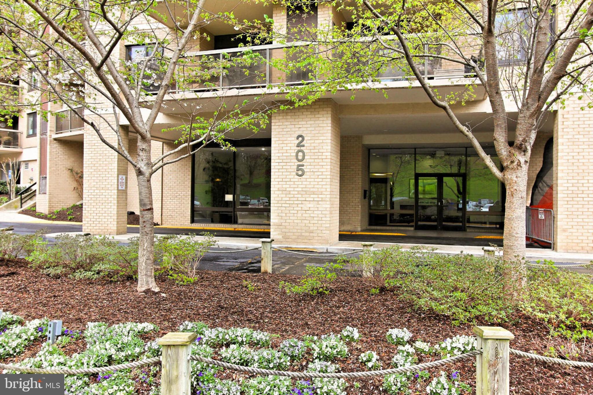 WATERGATE AT LANDMARK - Residential