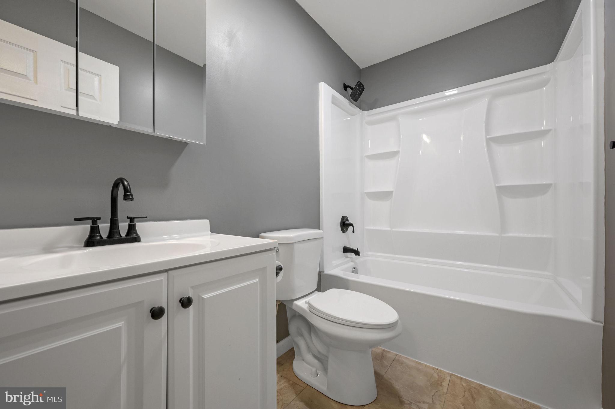 814 NEW CASTLE AVENUE