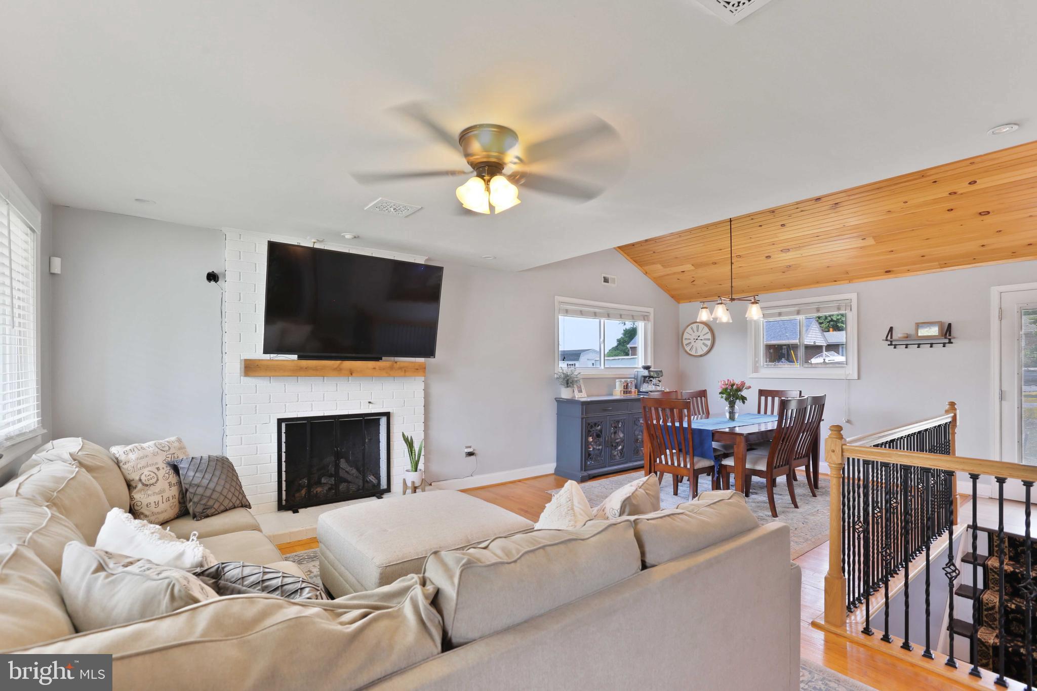 RIVIERA BEACH - Residential