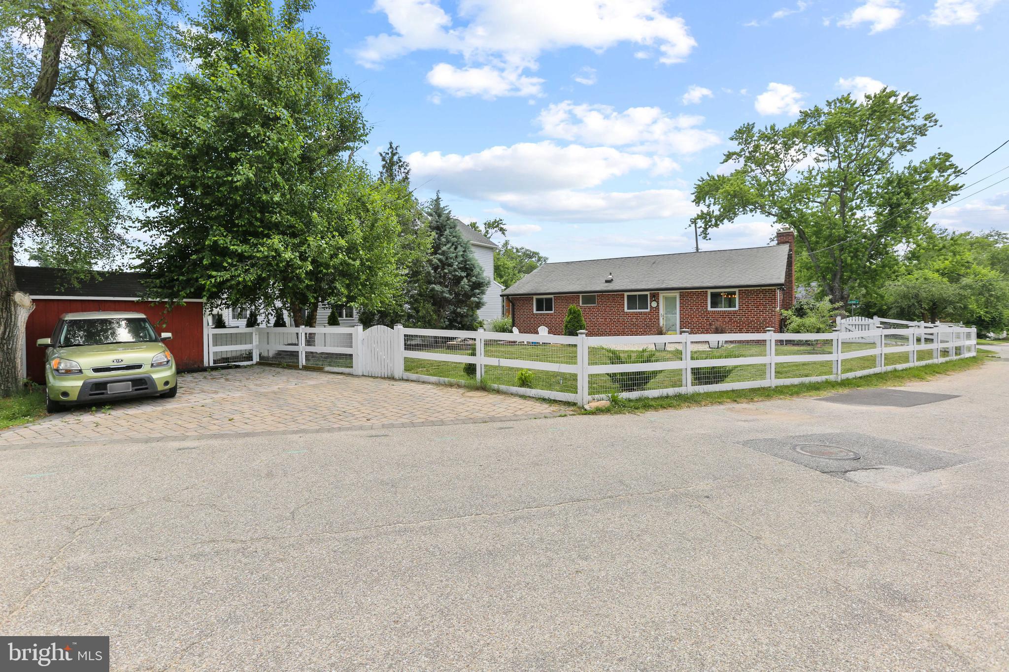 RIVIERA BEACH - Residential