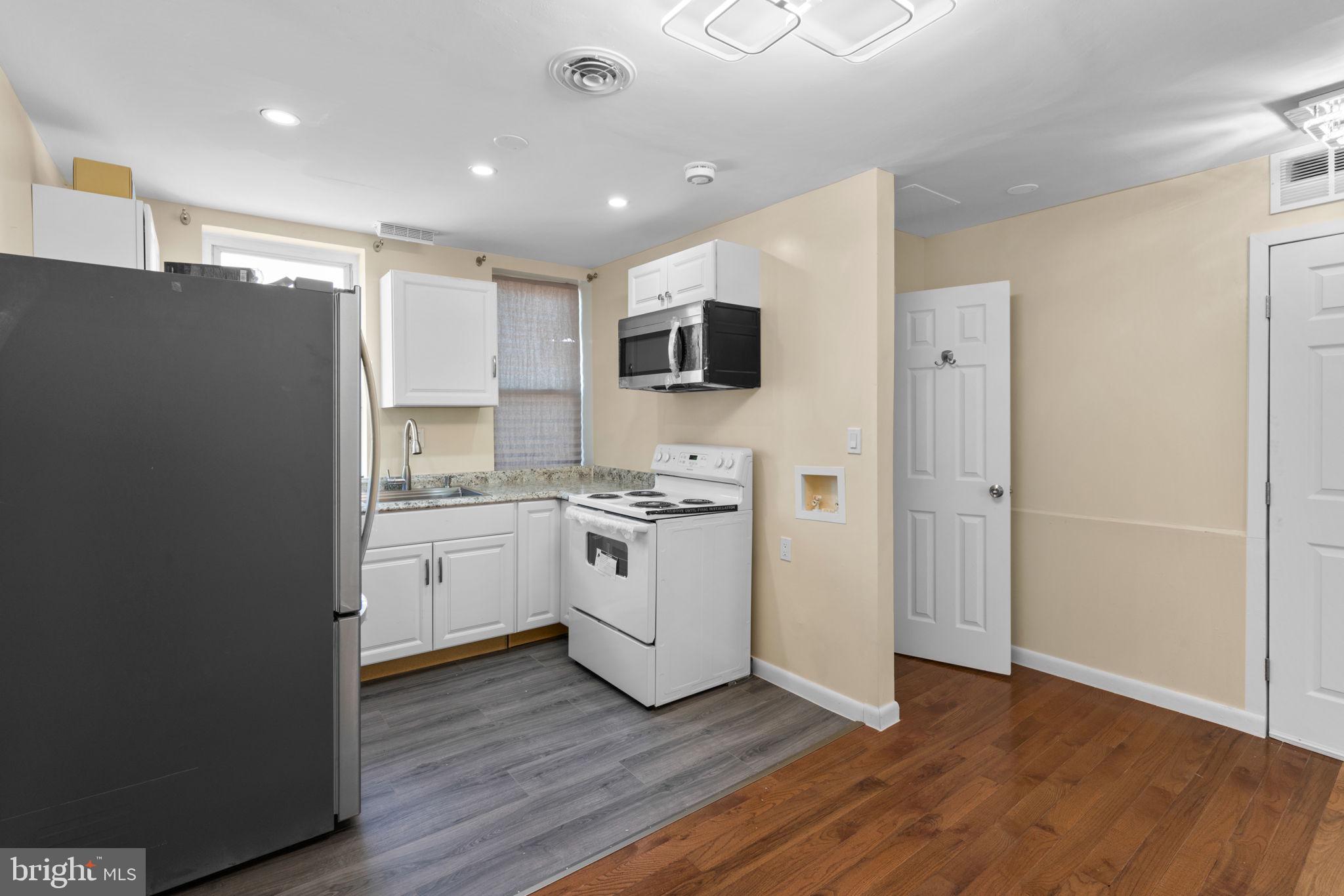 CENTRAL PARK HEIGHTS - Residential Lease