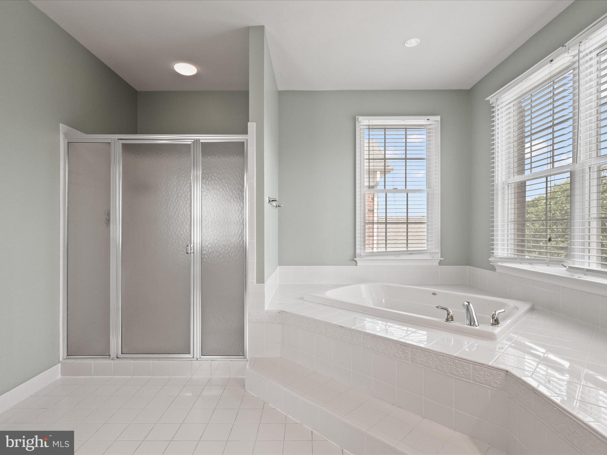 CHASE AT BELMONT COUNTRY - Residential