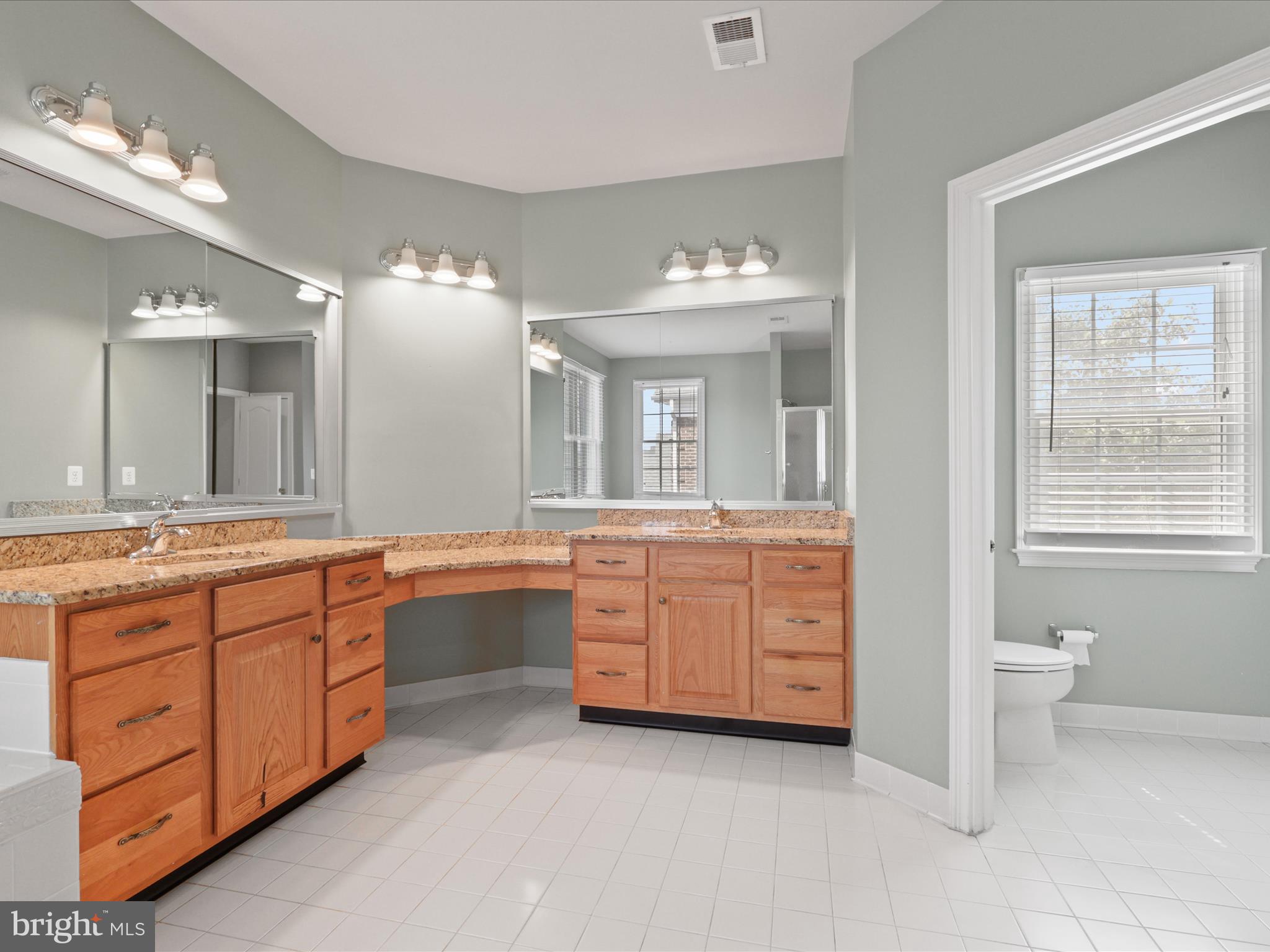 CHASE AT BELMONT COUNTRY - Residential