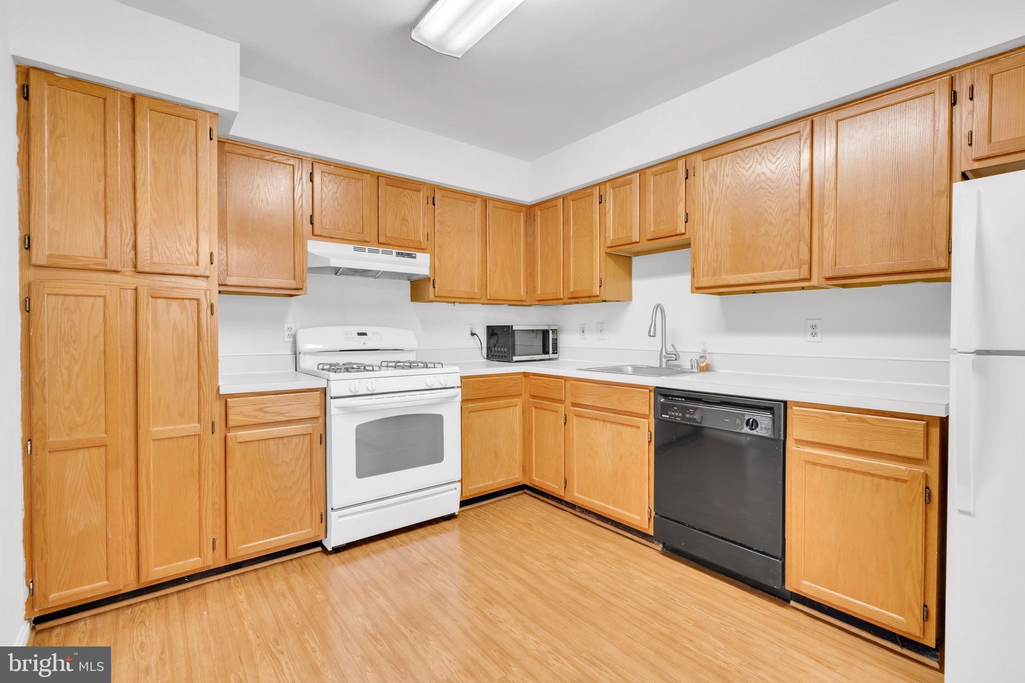 SOMERSET AT WESTRIDGE CO - Residential