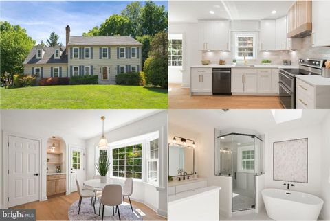 Photo of 13813 Foggy Hills Court, CLIFTON, VA 20124 (MLS # VAFX2303536)