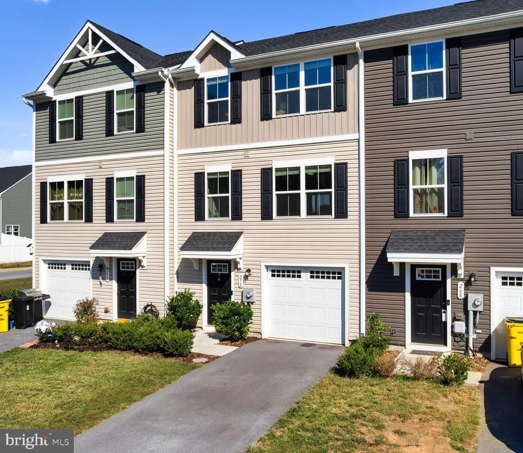 Photo of 272 Rhea Drive, MARTINSBURG, WV 25403 (MLS # WVBE2044646)