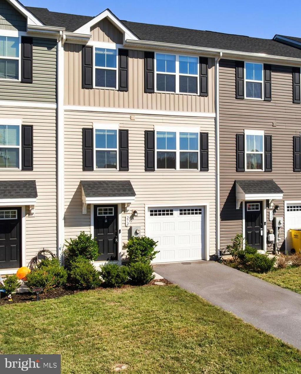 Photo of 272 Rhea Drive, MARTINSBURG, WV 25403 (MLS # WVBE2044646)