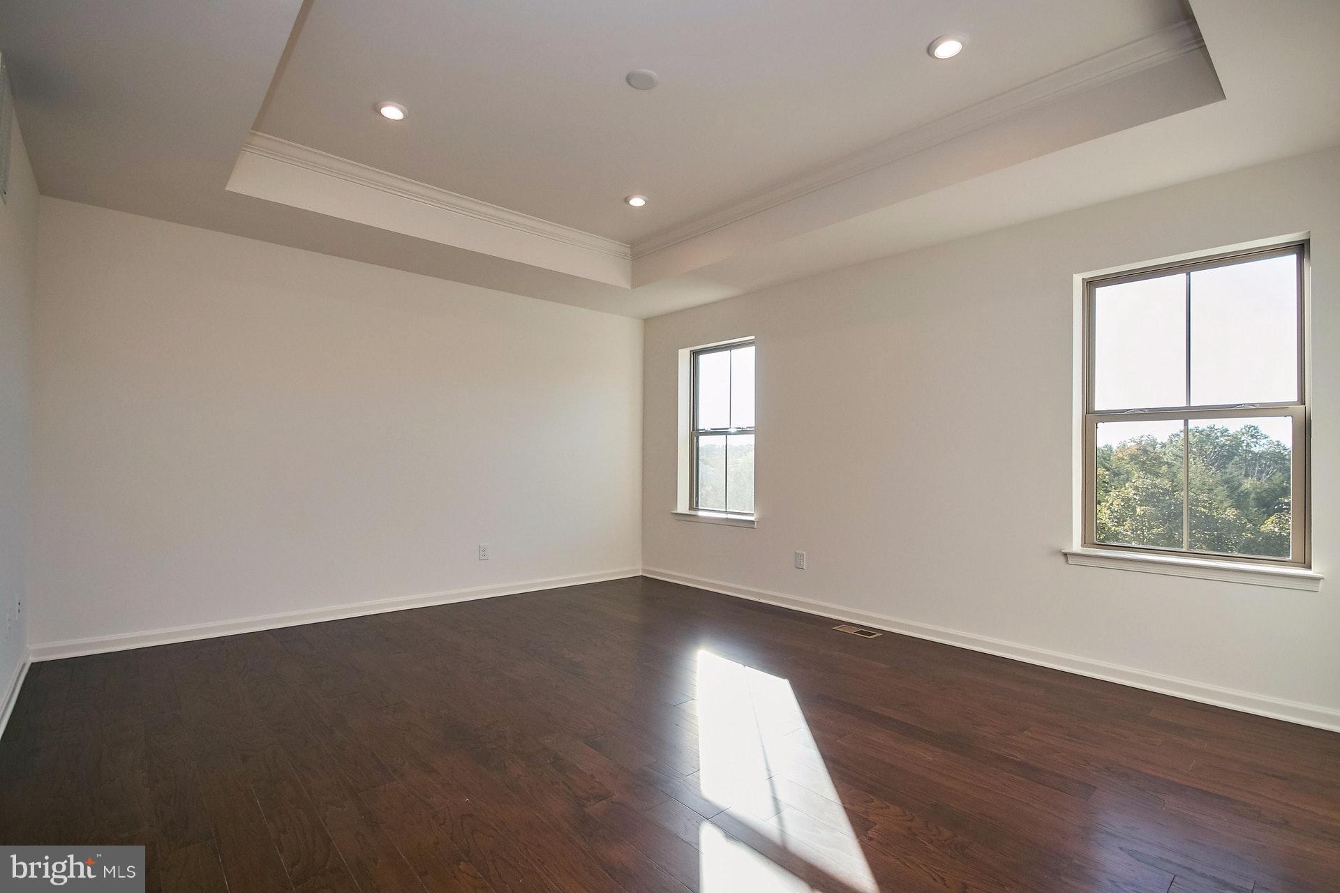 LOUDOUN PLACE - Residential Lease