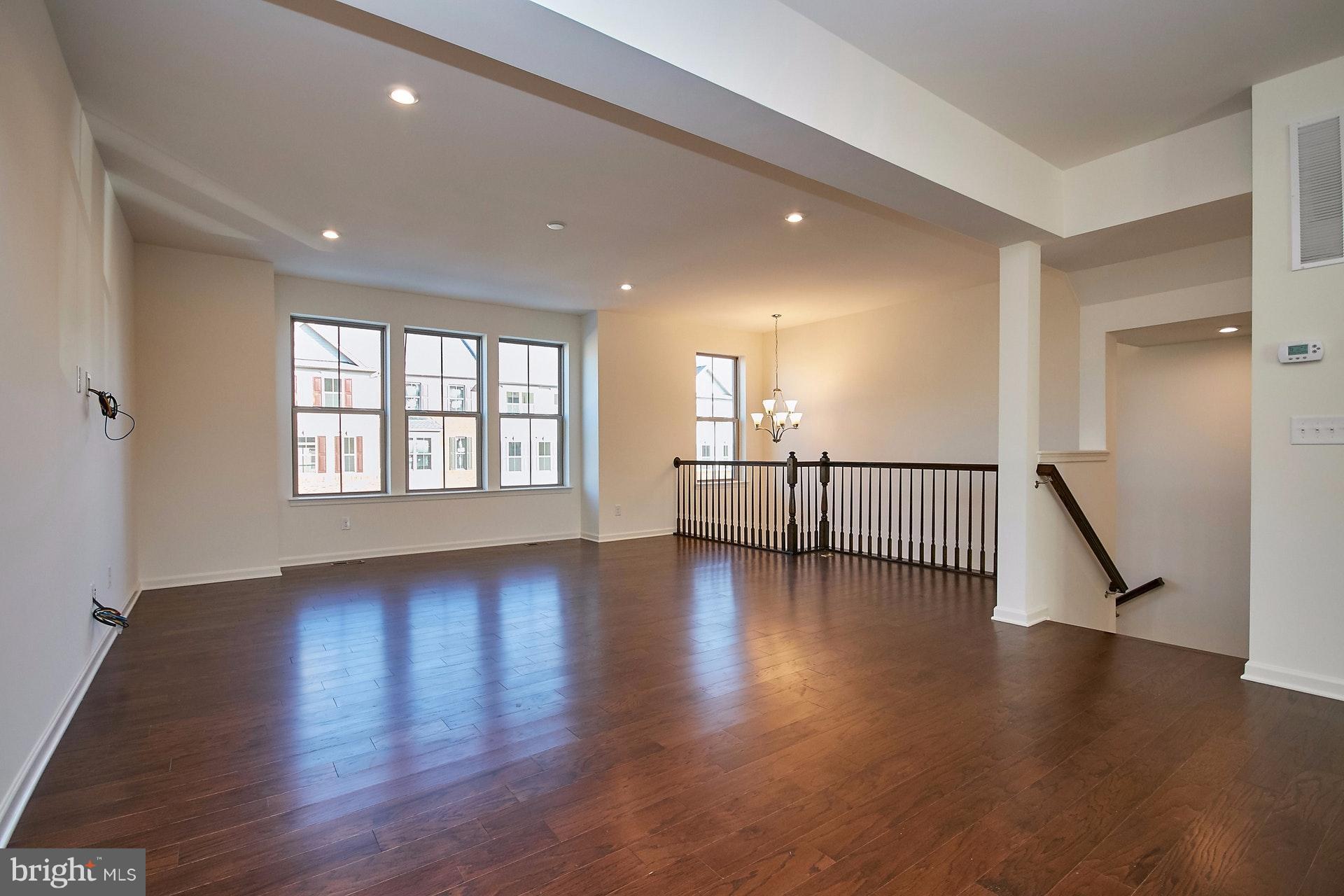 LOUDOUN PLACE - Residential Lease