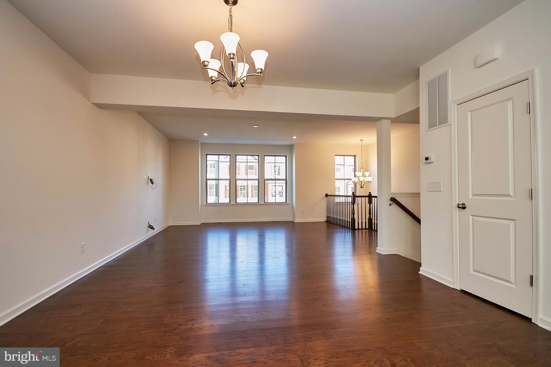 LOUDOUN PLACE - Residential Lease