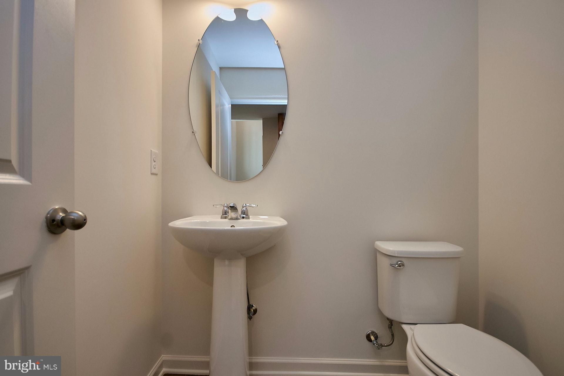 LOUDOUN PLACE - Residential Lease