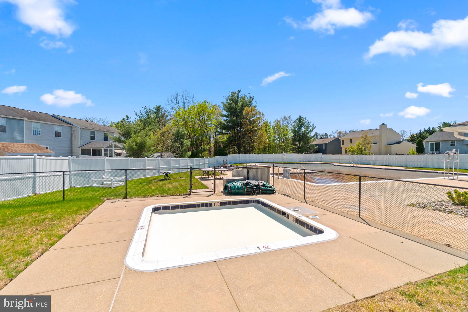 WINDSOR MILL - Residential