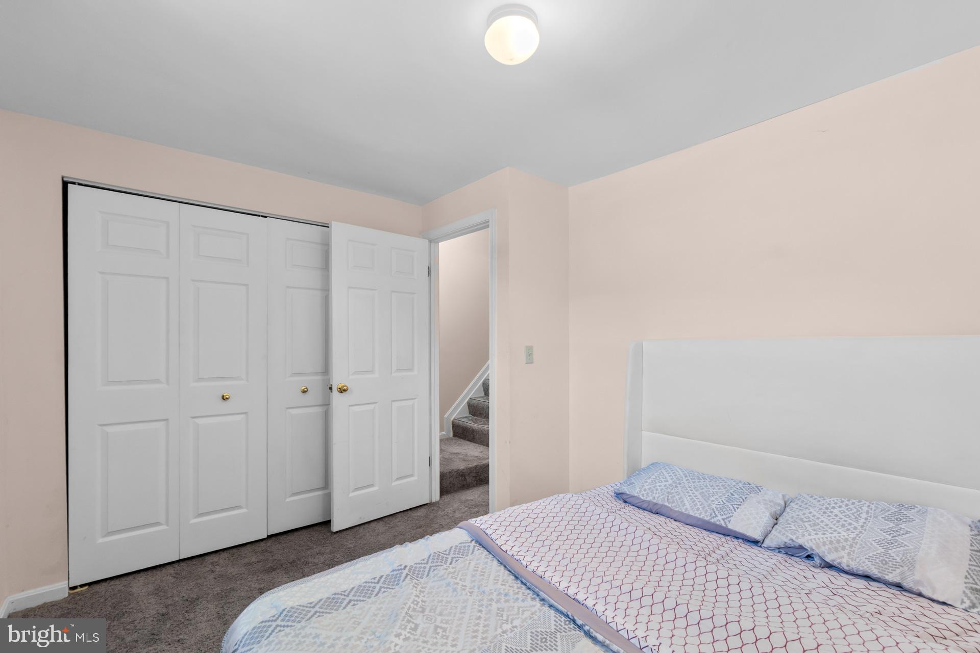 WINDSOR MILL - Residential