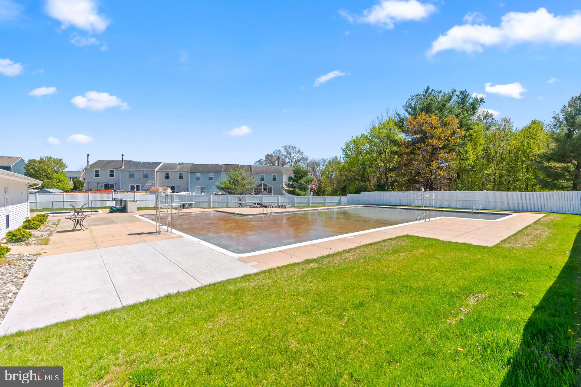 WINDSOR MILL - Residential