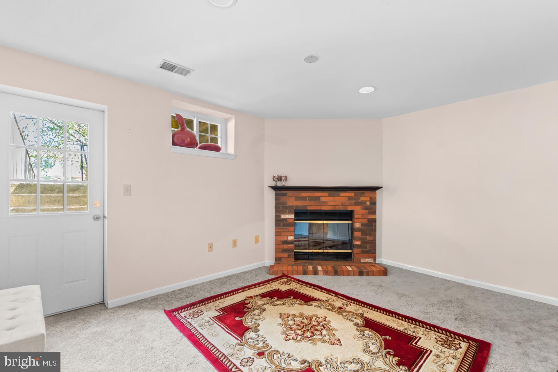 WINDSOR MILL - Residential