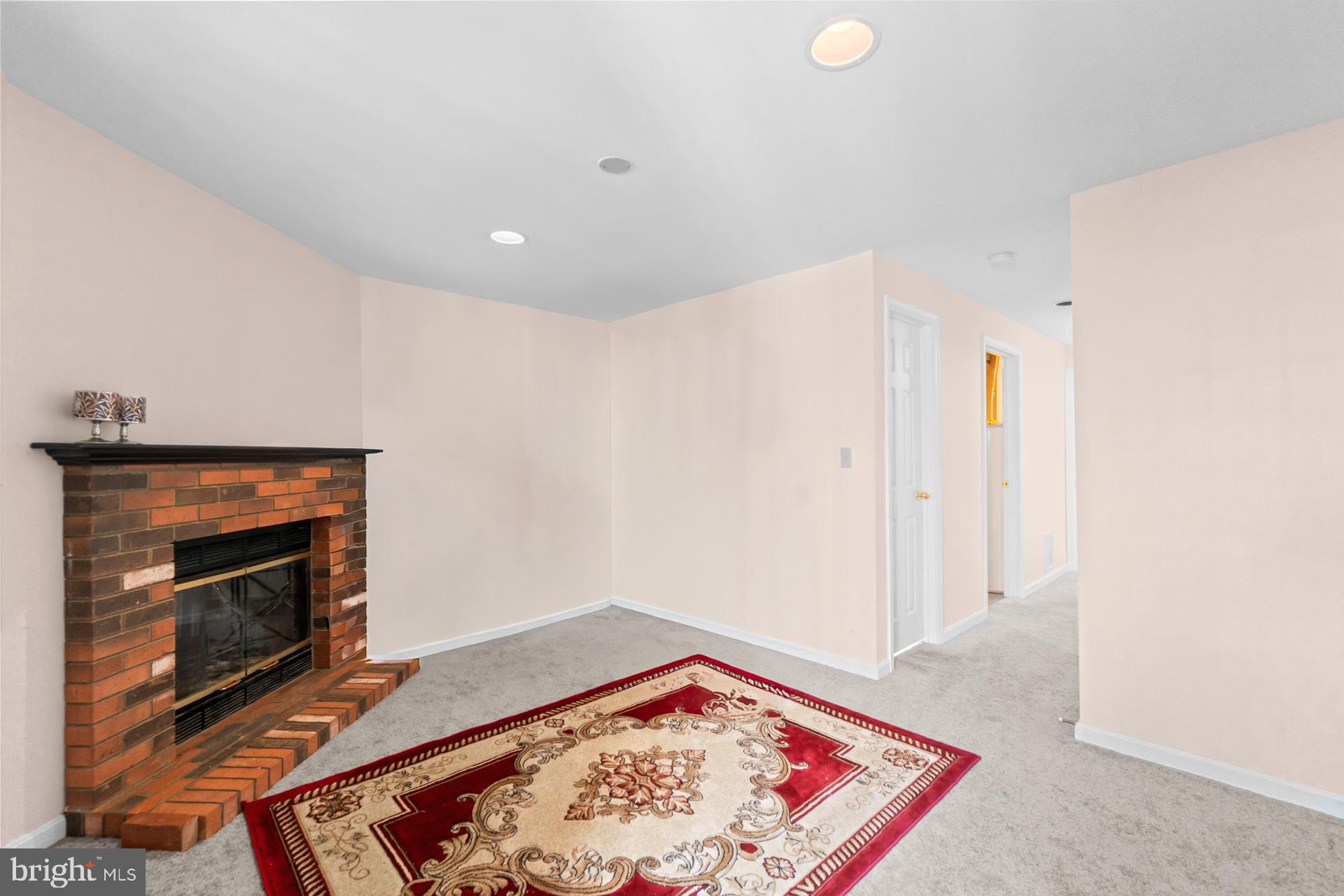 WINDSOR MILL - Residential