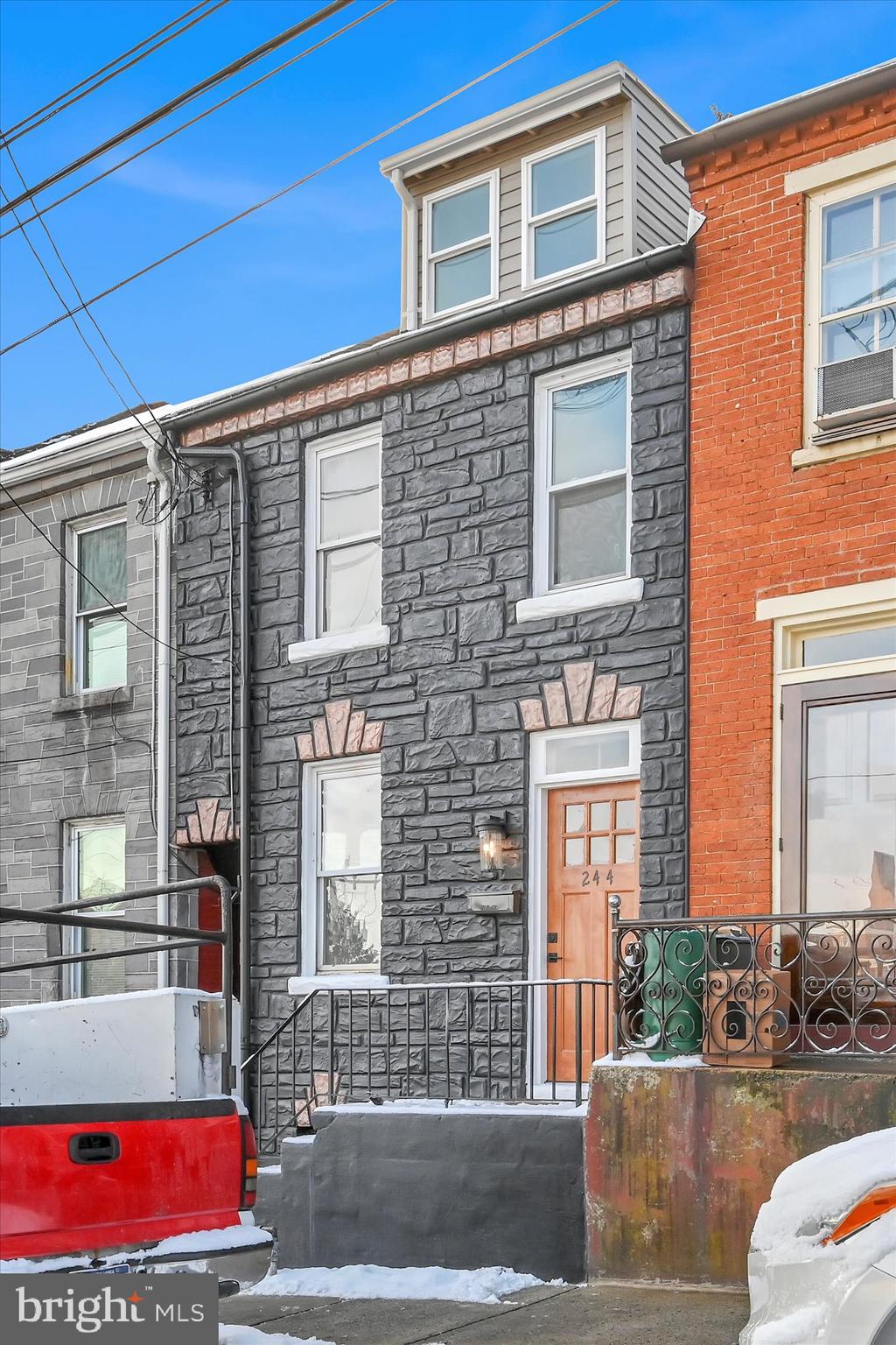 CABBAGE HILL - Residential