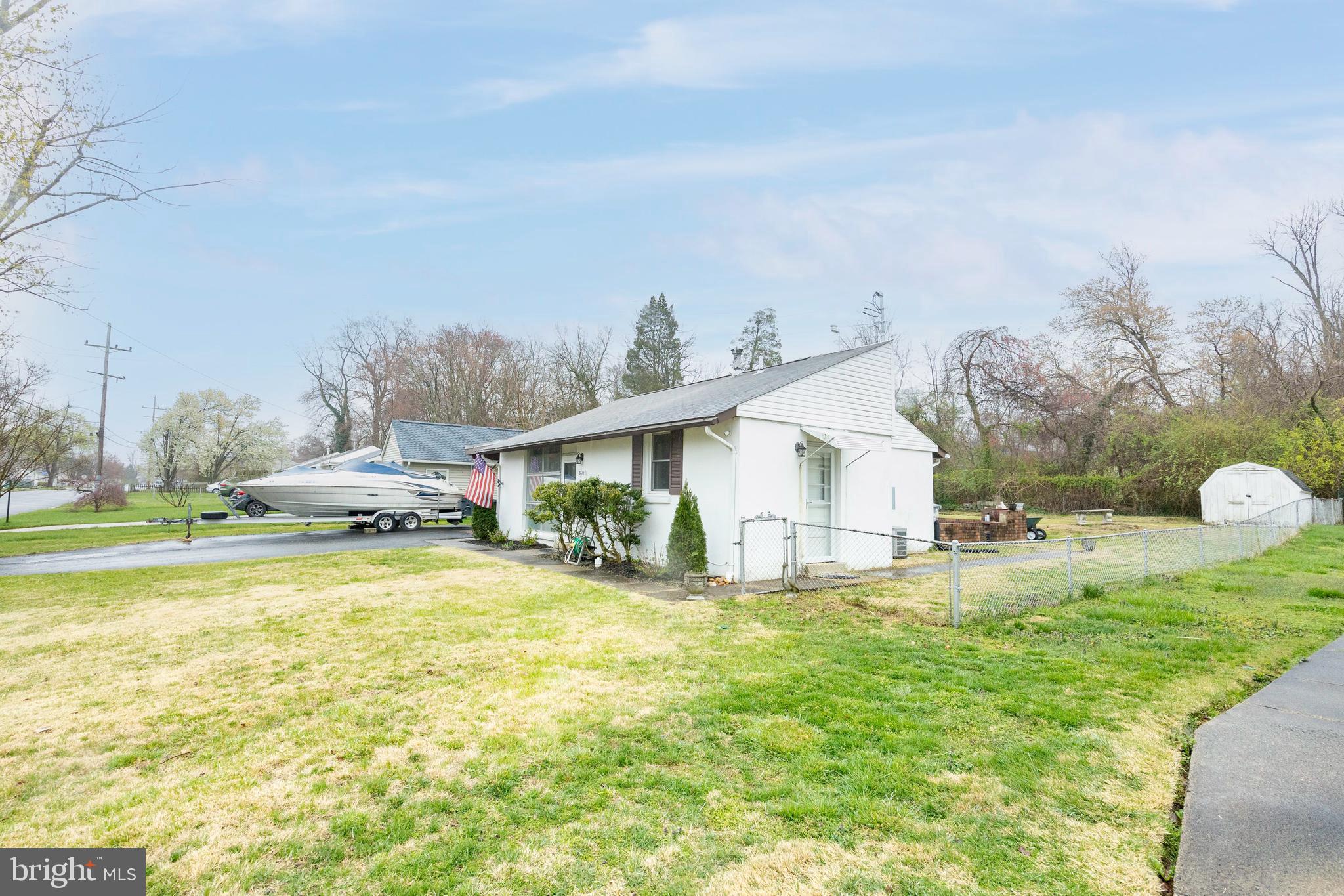 BURGUNDY MANOR - Residential