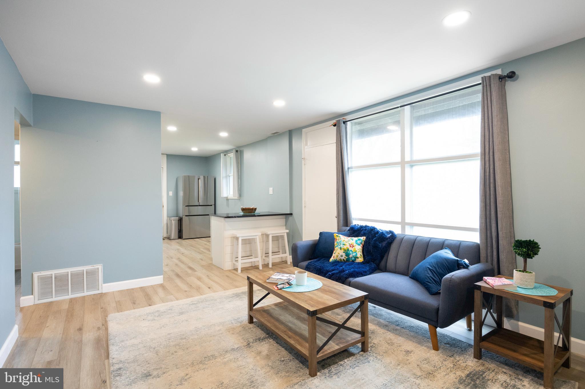 BURGUNDY MANOR - Residential